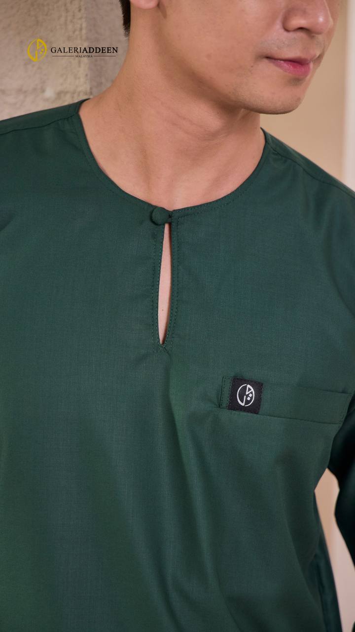 Kurta Ayden in emerald button deets kurta_bygaleriaddeen