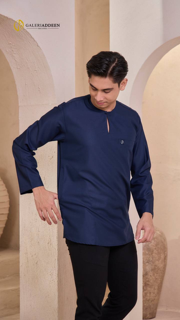 Kurta Ayden in navy blue pocket pose kurta_bygaleriaddeen