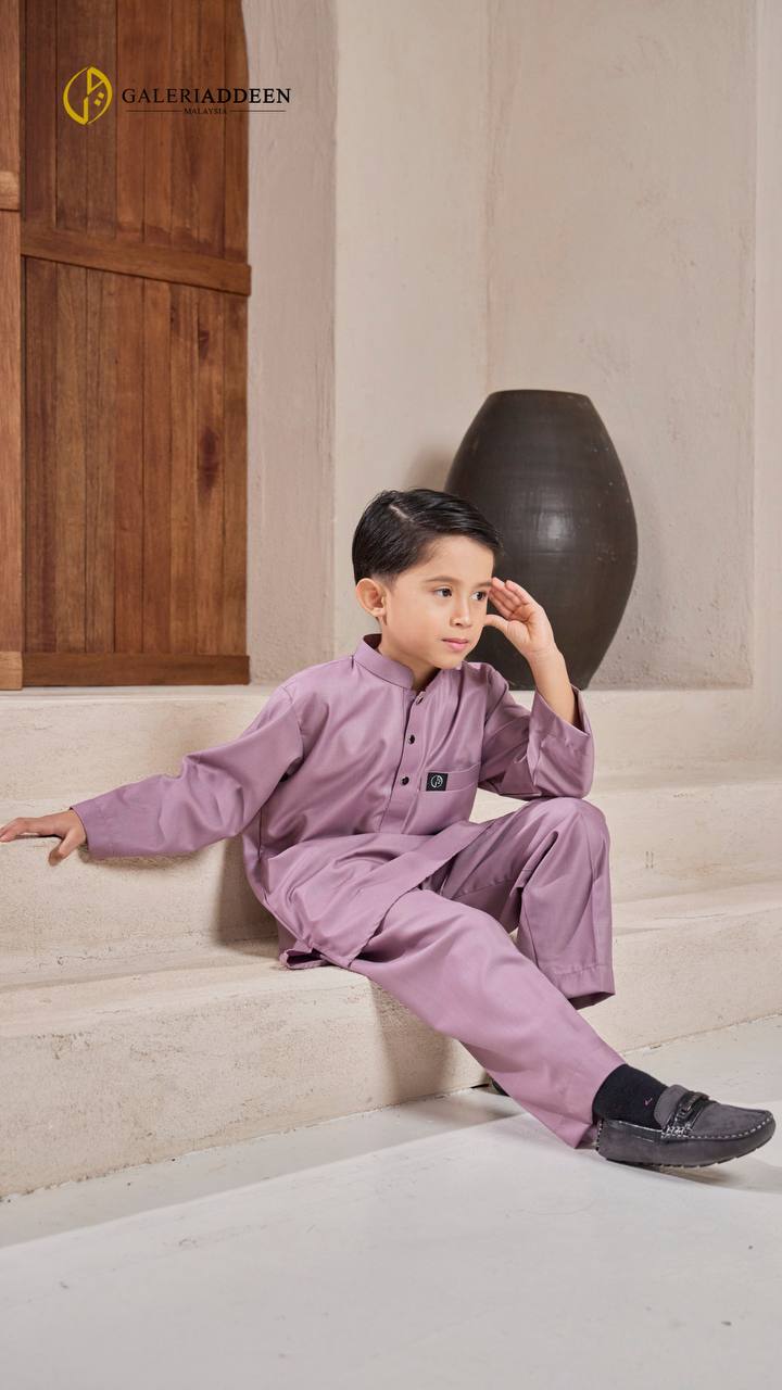 kurta yusuf in dusty purple stairs 2 kurtayusuf_bygaleriaddeen