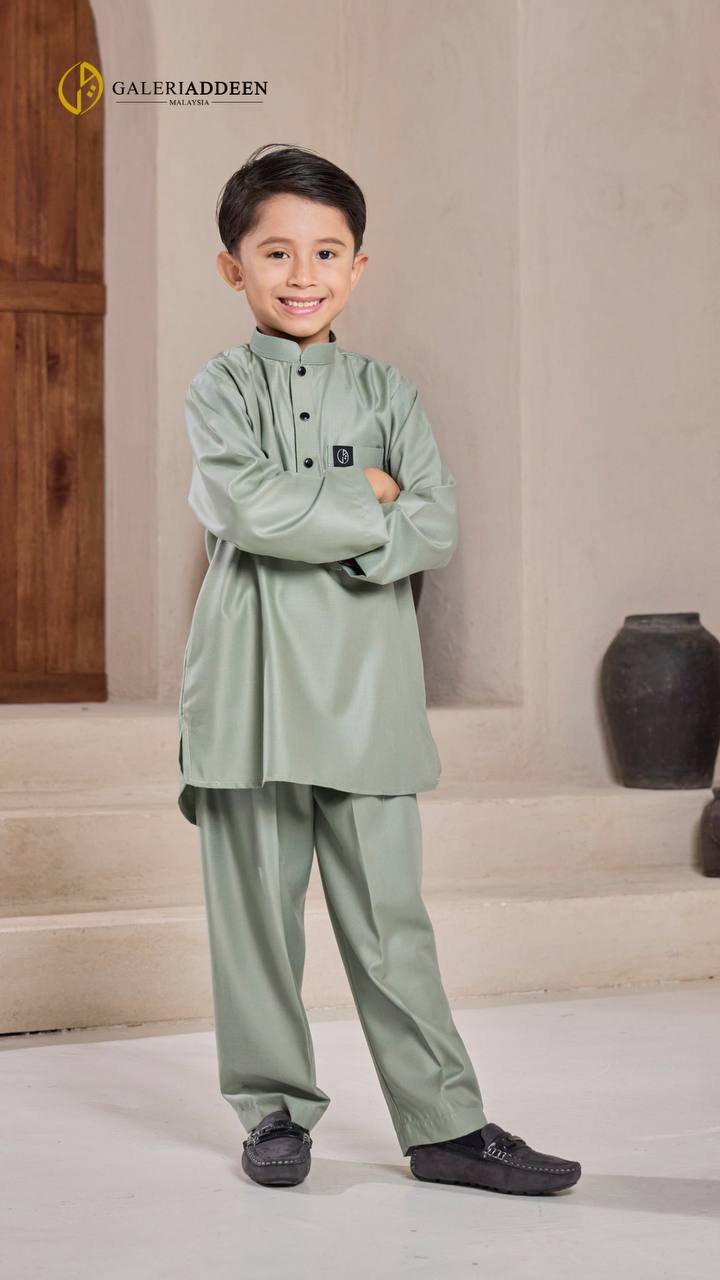 kurta yusuf in sage green full 1 kurtayusuf_bygaleriaddeen