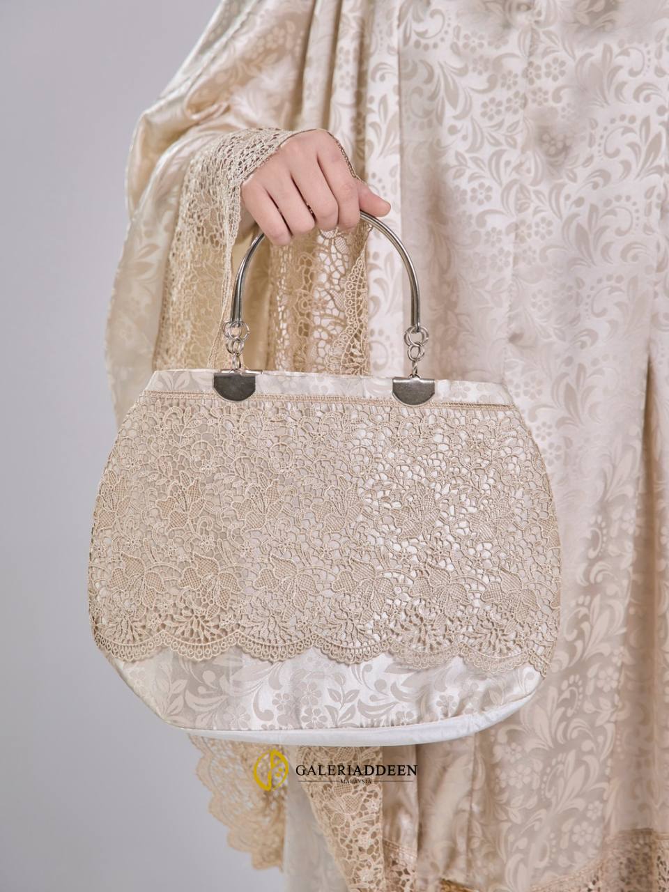 Telekung maleeqa in beige bag telekungmaleeqa_bygaleriaddeen