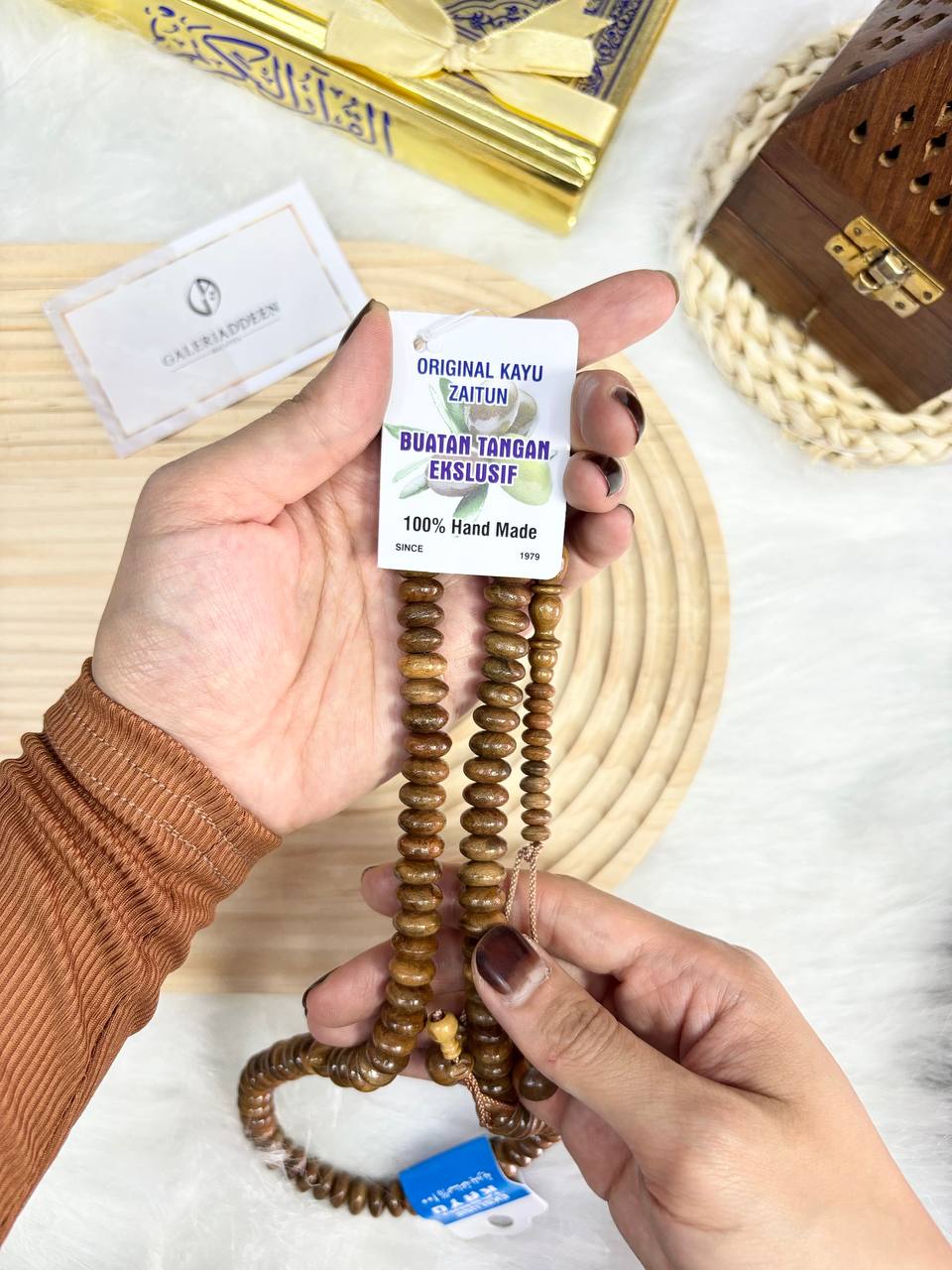 tasbih haji kayu zaitun 99 beads 9mm closeup
