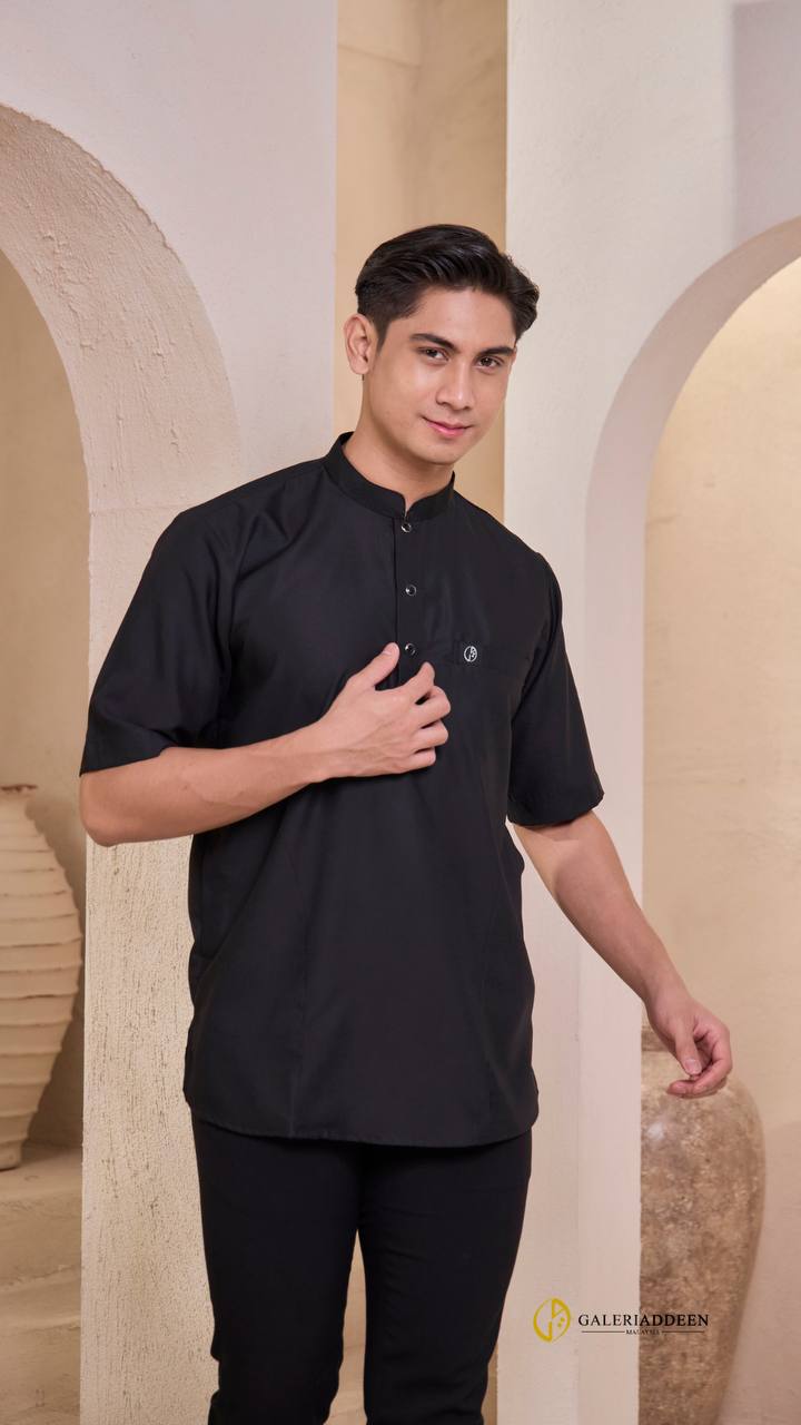 rizq 2.0 black pocket pose half kurtarizq_bygaleriaddeen