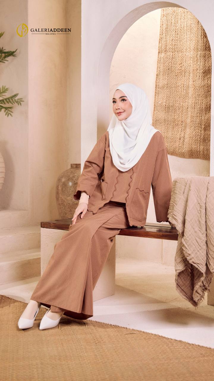 Kuntum in Rich Brown random4 kuntum_bygaleriaddeen