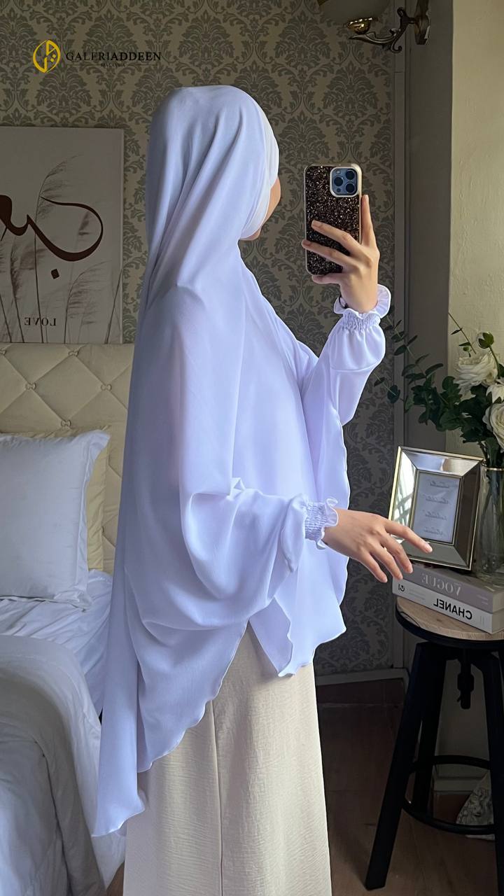 Khimar Imane berlengan with cuff in white back khimar_bygaleriaddeen