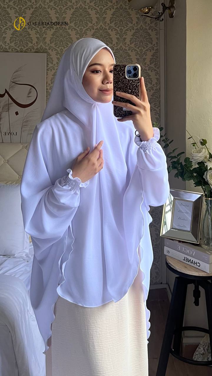 Khimar Imane berlengan with cuff in white front khimar_bygaleriaddeen