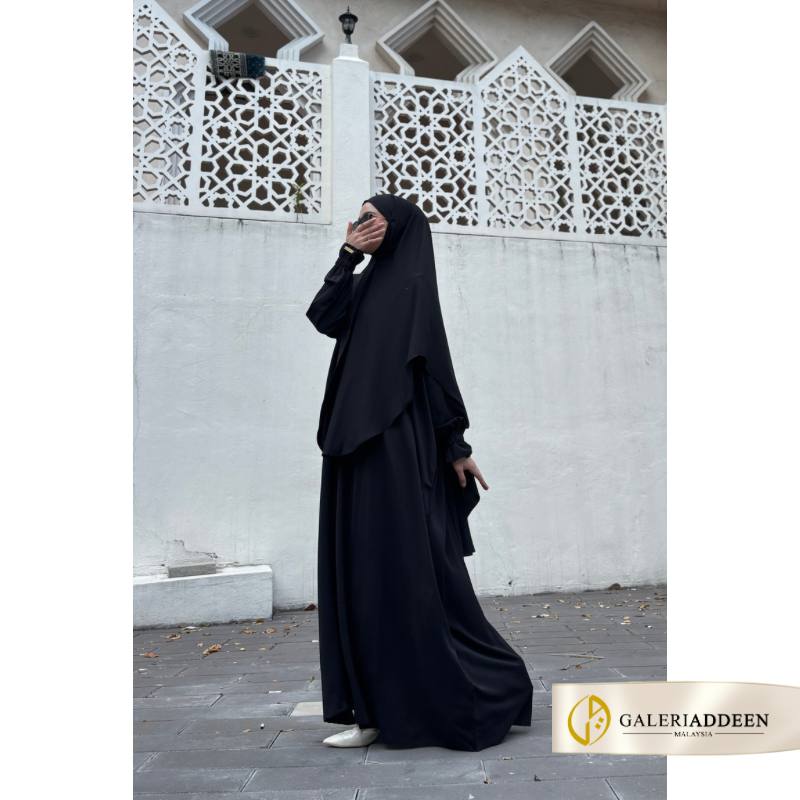 Issra Abaya in black cover issraabaya_galeriaddeen