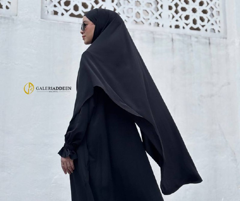 Khimar Hyra in black KhimarHyra_bygaleriadden