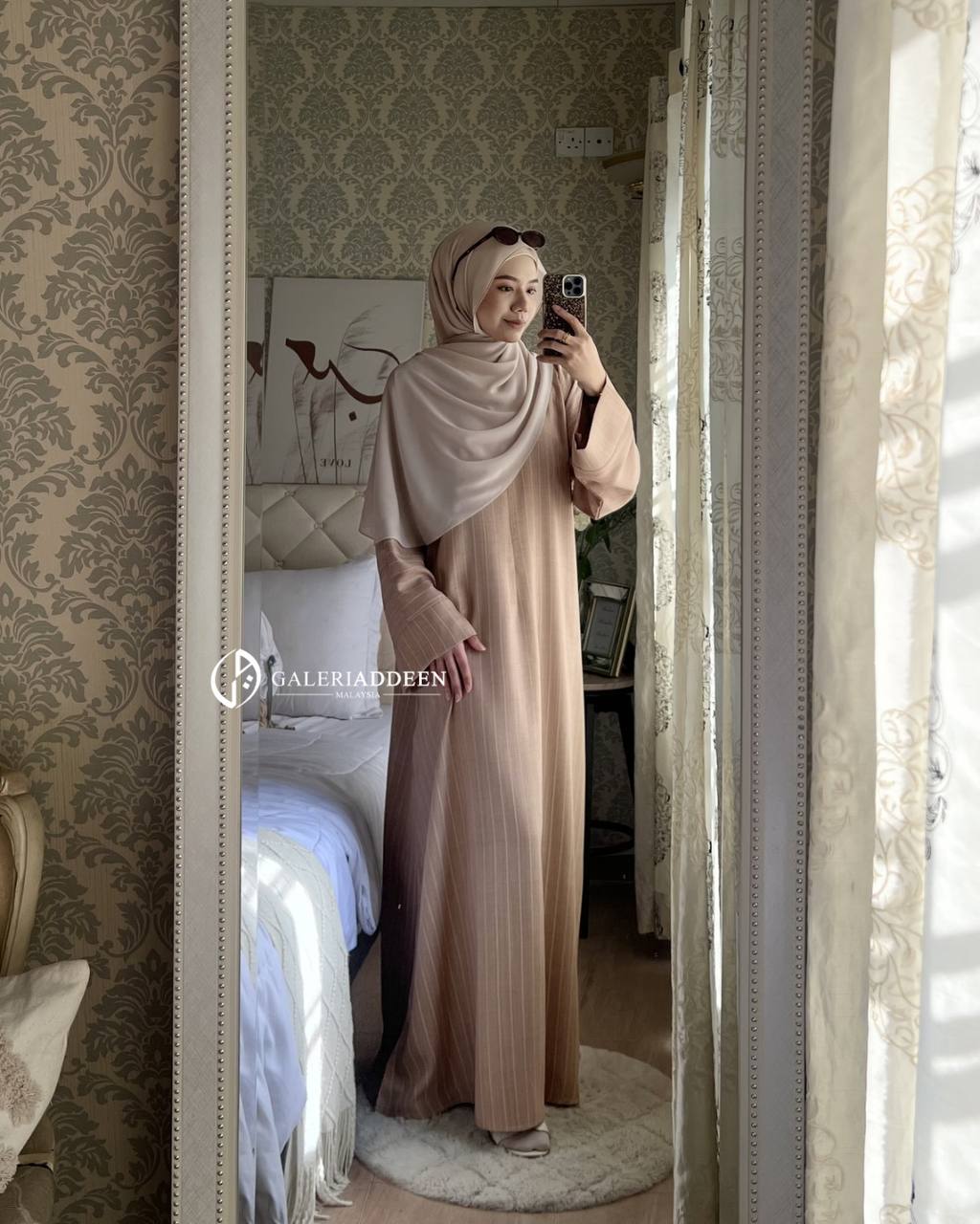 abaya salama sand beige pose 2