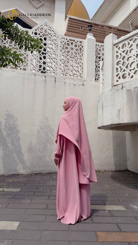 Issra Abaya in baby pink back