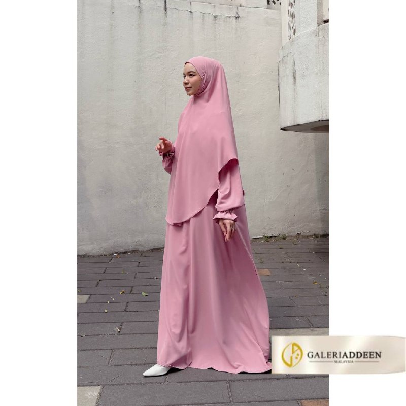 Issra Abaya in baby pink cover