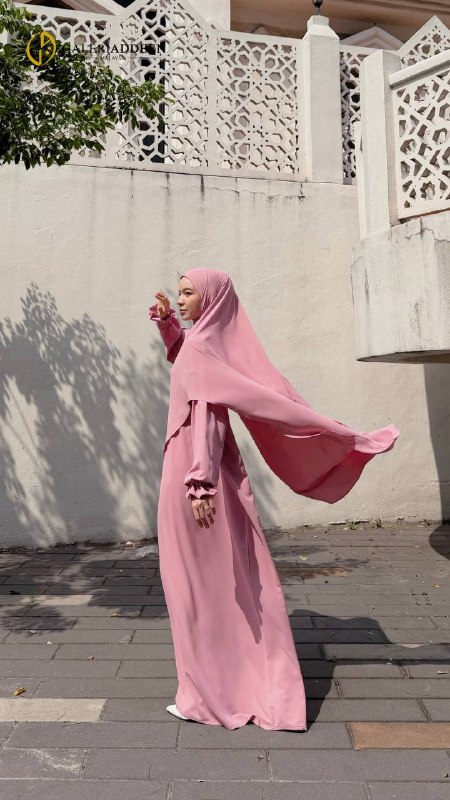 Issra Abaya in baby pink full 2